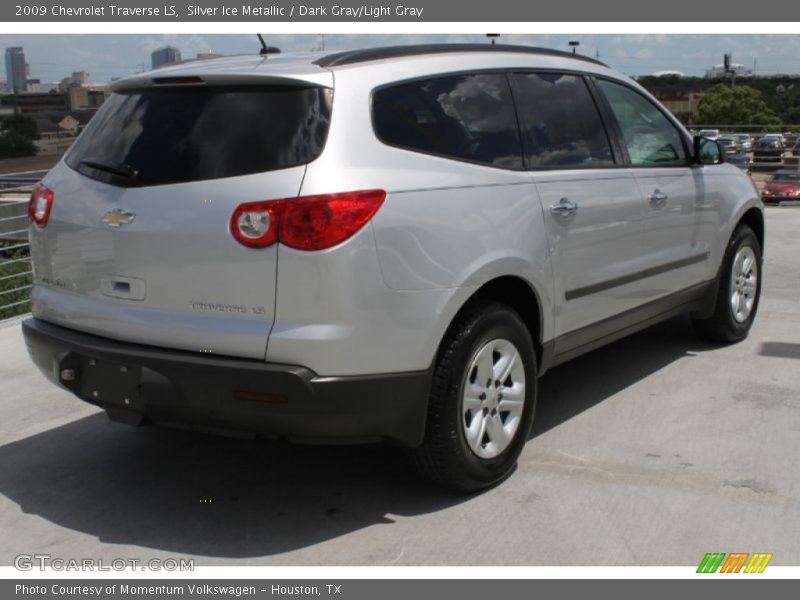 Silver Ice Metallic / Dark Gray/Light Gray 2009 Chevrolet Traverse LS