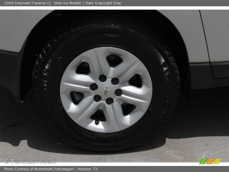 Silver Ice Metallic / Dark Gray/Light Gray 2009 Chevrolet Traverse LS