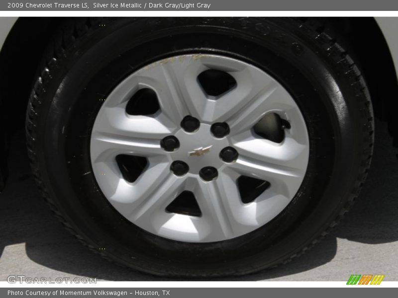 Silver Ice Metallic / Dark Gray/Light Gray 2009 Chevrolet Traverse LS
