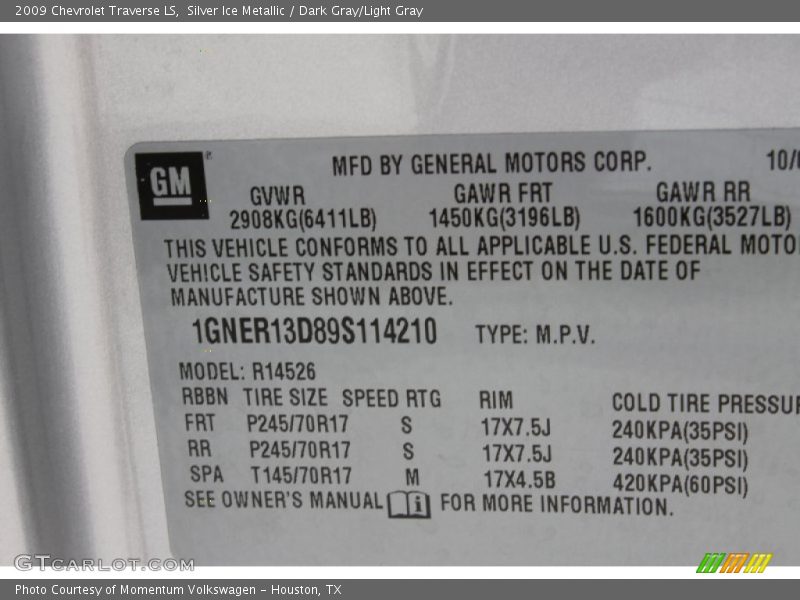 Silver Ice Metallic / Dark Gray/Light Gray 2009 Chevrolet Traverse LS