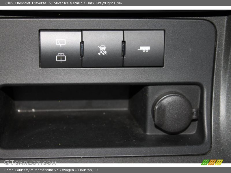 Silver Ice Metallic / Dark Gray/Light Gray 2009 Chevrolet Traverse LS