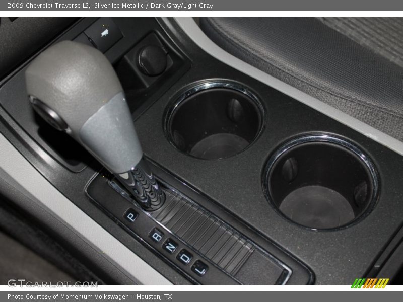 Silver Ice Metallic / Dark Gray/Light Gray 2009 Chevrolet Traverse LS