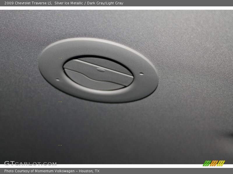 Silver Ice Metallic / Dark Gray/Light Gray 2009 Chevrolet Traverse LS