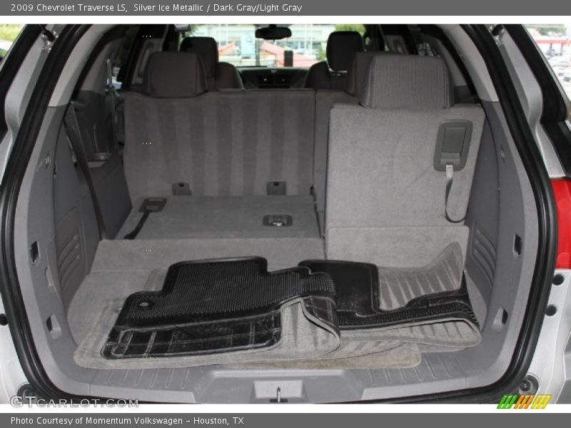 Silver Ice Metallic / Dark Gray/Light Gray 2009 Chevrolet Traverse LS