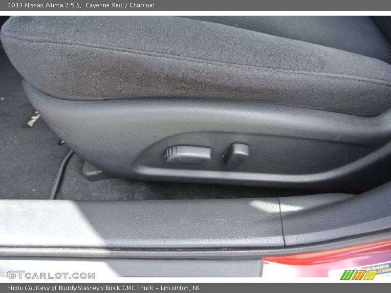Cayenne Red / Charcoal 2013 Nissan Altima 2.5 S