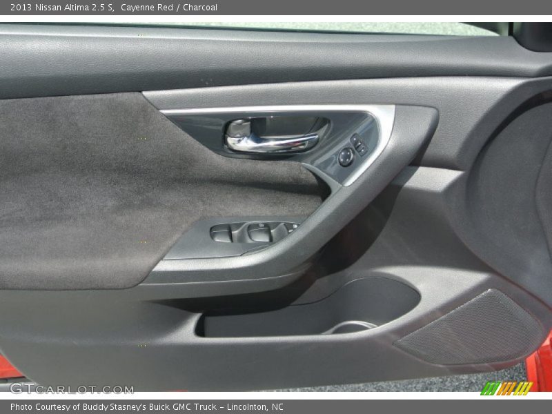 Cayenne Red / Charcoal 2013 Nissan Altima 2.5 S