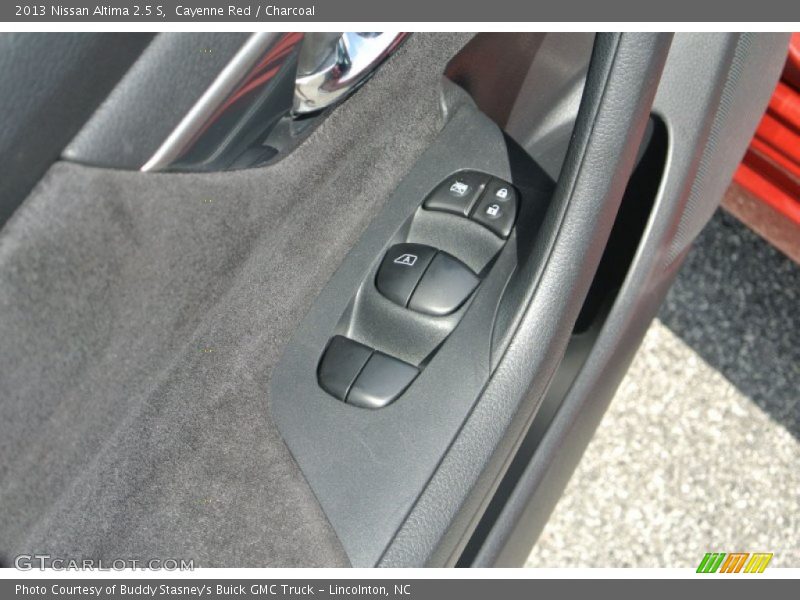 Cayenne Red / Charcoal 2013 Nissan Altima 2.5 S