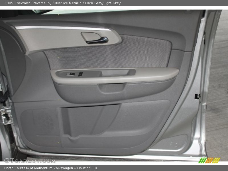 Silver Ice Metallic / Dark Gray/Light Gray 2009 Chevrolet Traverse LS
