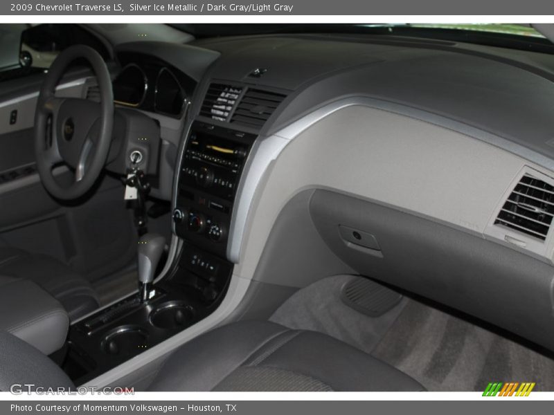 Silver Ice Metallic / Dark Gray/Light Gray 2009 Chevrolet Traverse LS