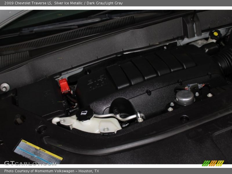 Silver Ice Metallic / Dark Gray/Light Gray 2009 Chevrolet Traverse LS