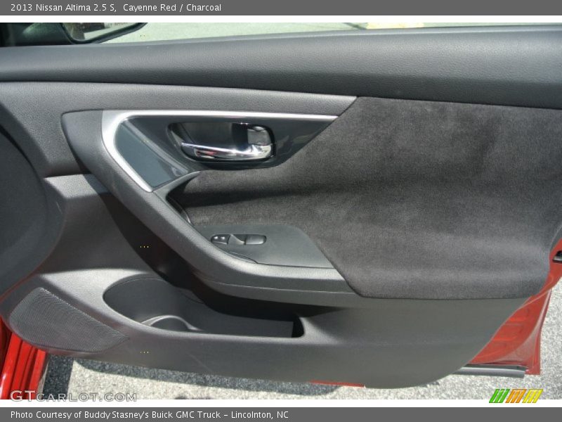 Cayenne Red / Charcoal 2013 Nissan Altima 2.5 S