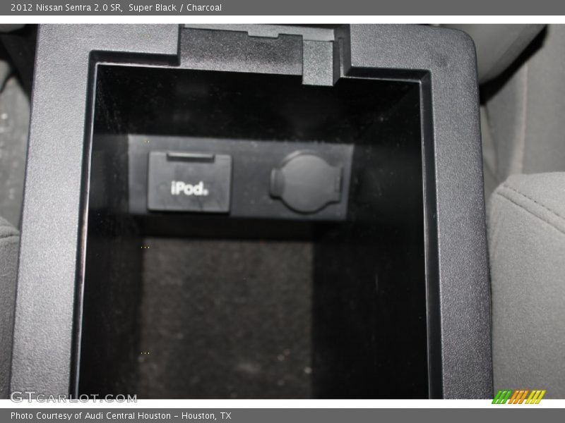 Super Black / Charcoal 2012 Nissan Sentra 2.0 SR