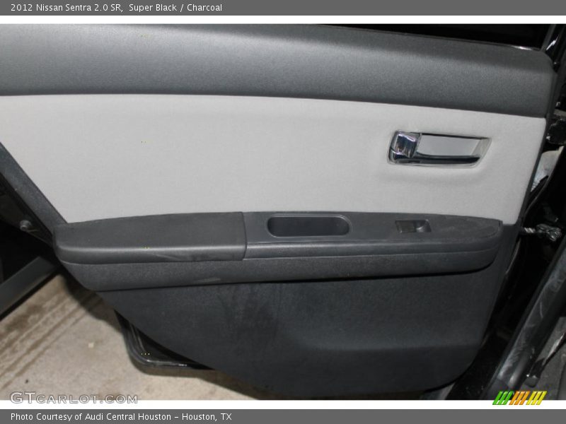 Super Black / Charcoal 2012 Nissan Sentra 2.0 SR