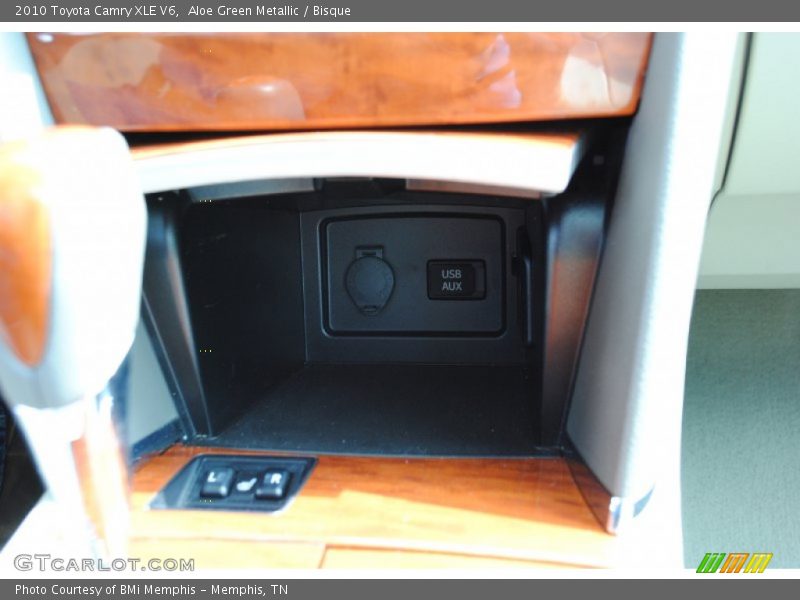 Aloe Green Metallic / Bisque 2010 Toyota Camry XLE V6