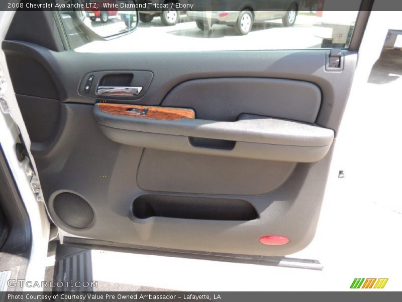White Diamond Tricoat / Ebony 2008 Chevrolet Avalanche LTZ