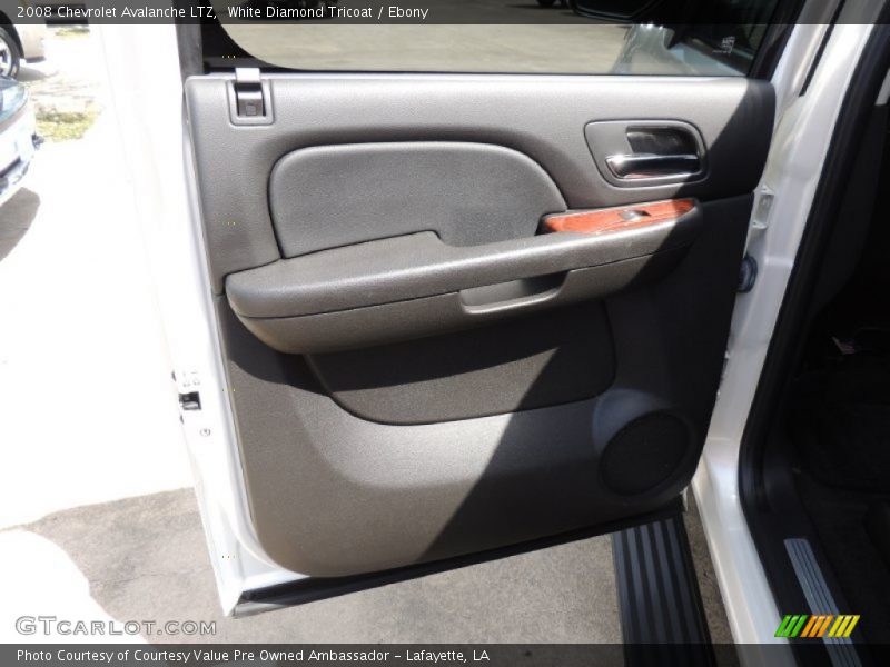White Diamond Tricoat / Ebony 2008 Chevrolet Avalanche LTZ