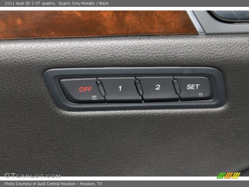 Quartz Grey Metallic / Black 2011 Audi Q5 2.0T quattro