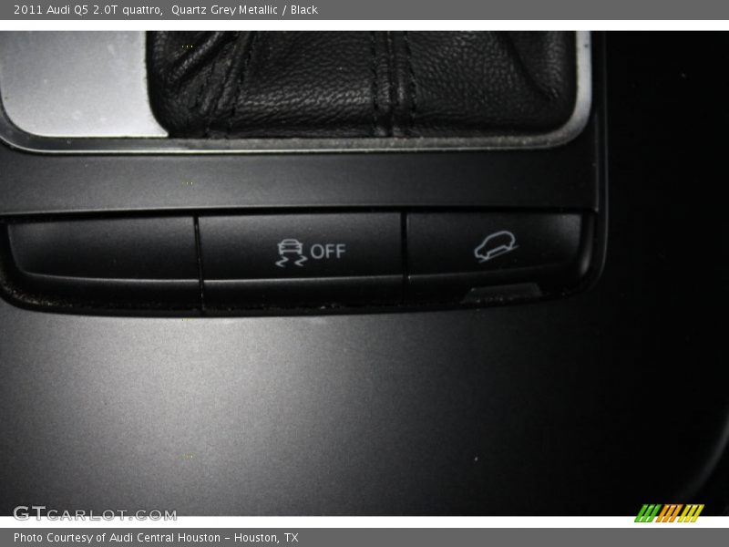Quartz Grey Metallic / Black 2011 Audi Q5 2.0T quattro