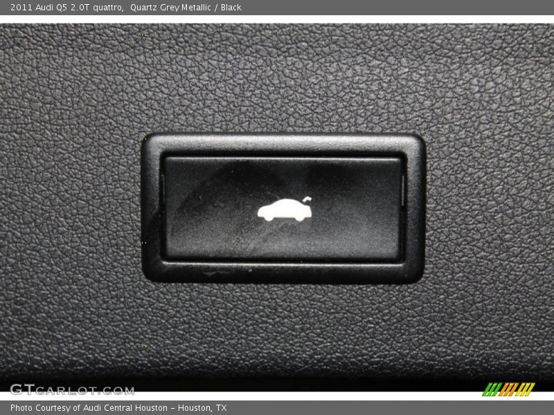 Quartz Grey Metallic / Black 2011 Audi Q5 2.0T quattro