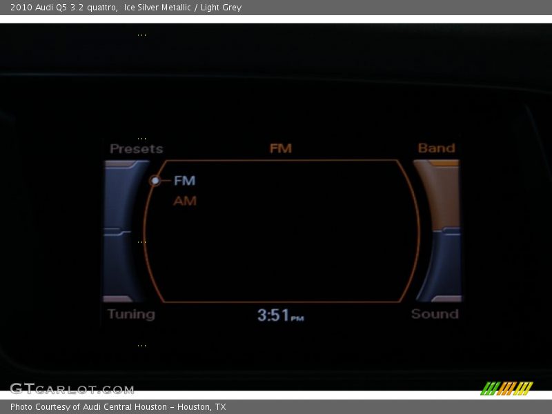 Ice Silver Metallic / Light Grey 2010 Audi Q5 3.2 quattro