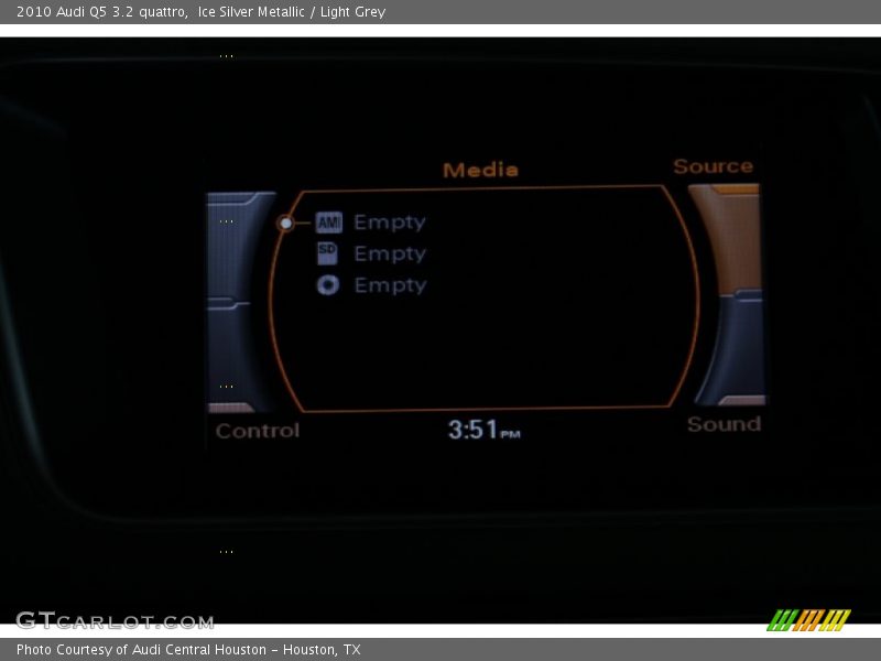 Ice Silver Metallic / Light Grey 2010 Audi Q5 3.2 quattro