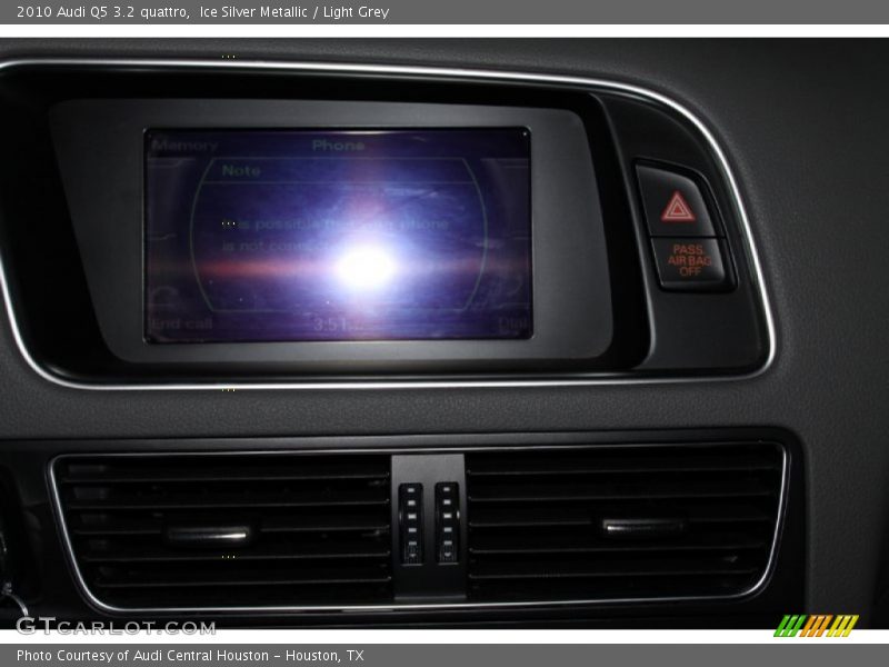 Ice Silver Metallic / Light Grey 2010 Audi Q5 3.2 quattro