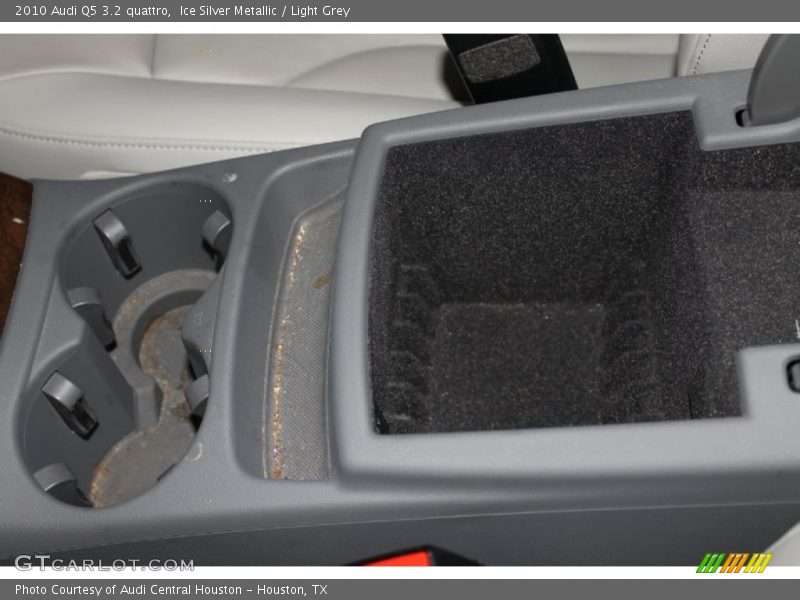 Ice Silver Metallic / Light Grey 2010 Audi Q5 3.2 quattro