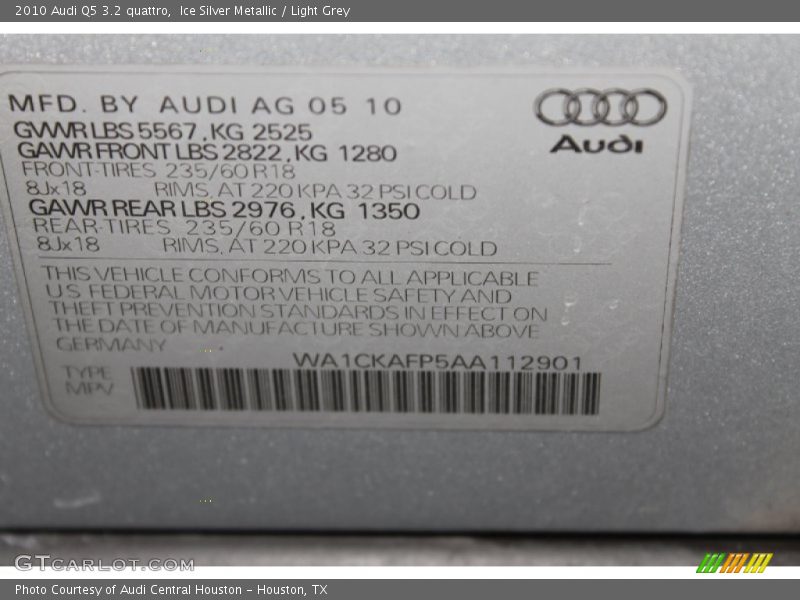 Ice Silver Metallic / Light Grey 2010 Audi Q5 3.2 quattro