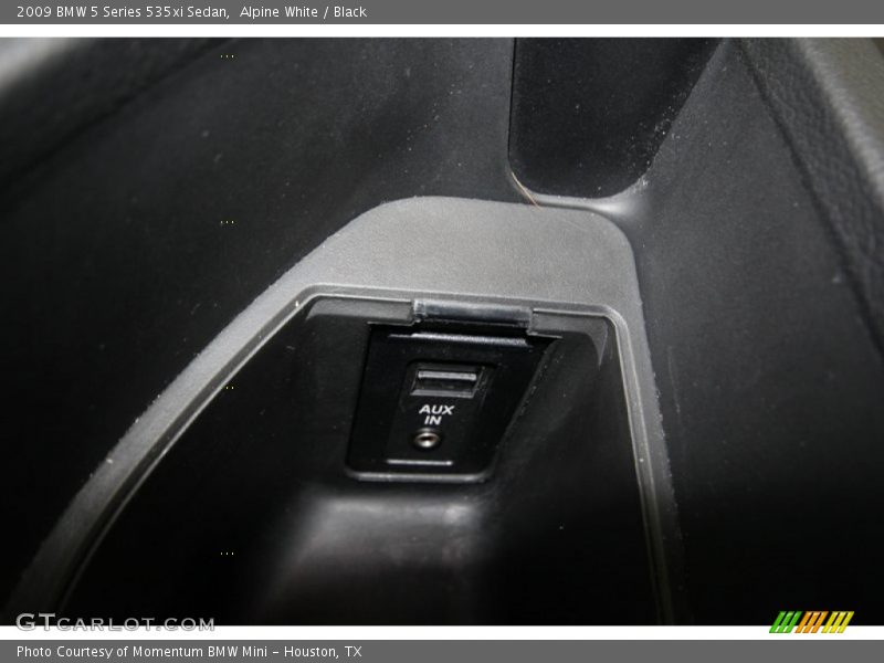 Alpine White / Black 2009 BMW 5 Series 535xi Sedan