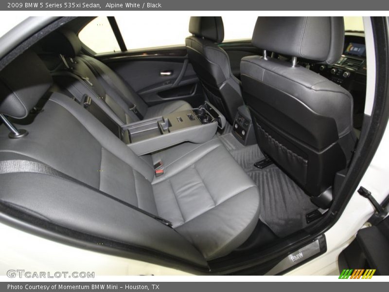 Alpine White / Black 2009 BMW 5 Series 535xi Sedan
