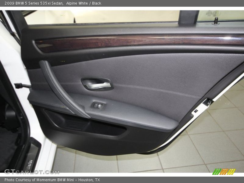 Alpine White / Black 2009 BMW 5 Series 535xi Sedan