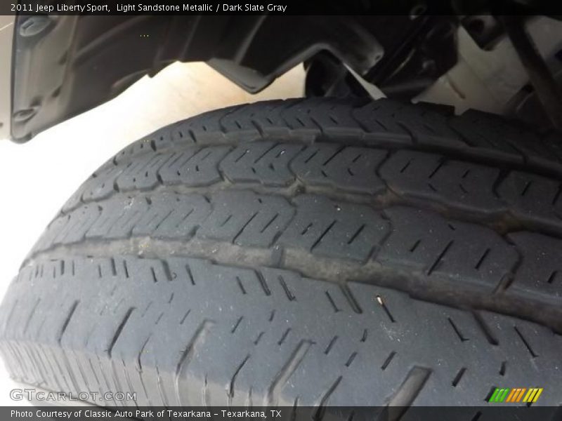 Light Sandstone Metallic / Dark Slate Gray 2011 Jeep Liberty Sport