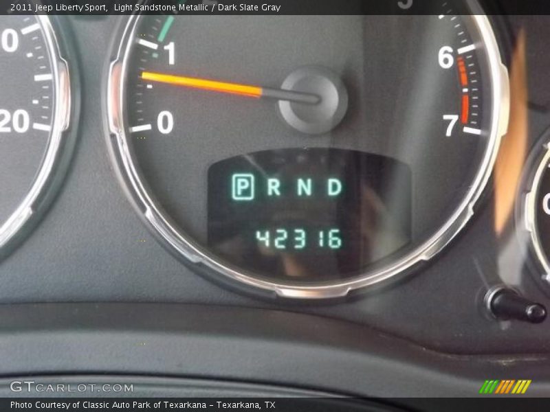 Light Sandstone Metallic / Dark Slate Gray 2011 Jeep Liberty Sport