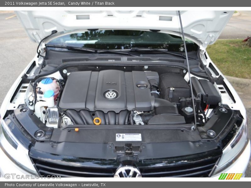 Candy White / Titan Black 2011 Volkswagen Jetta SE Sedan