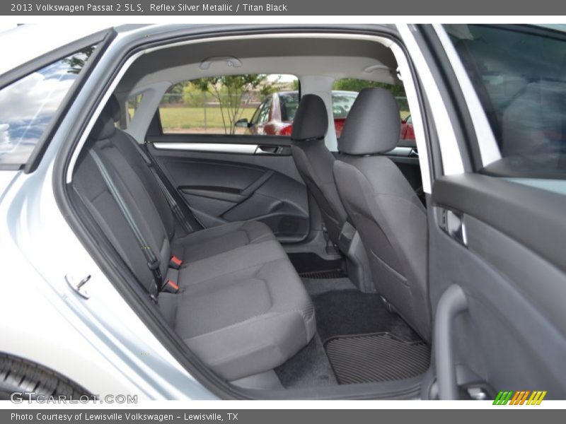 Reflex Silver Metallic / Titan Black 2013 Volkswagen Passat 2.5L S