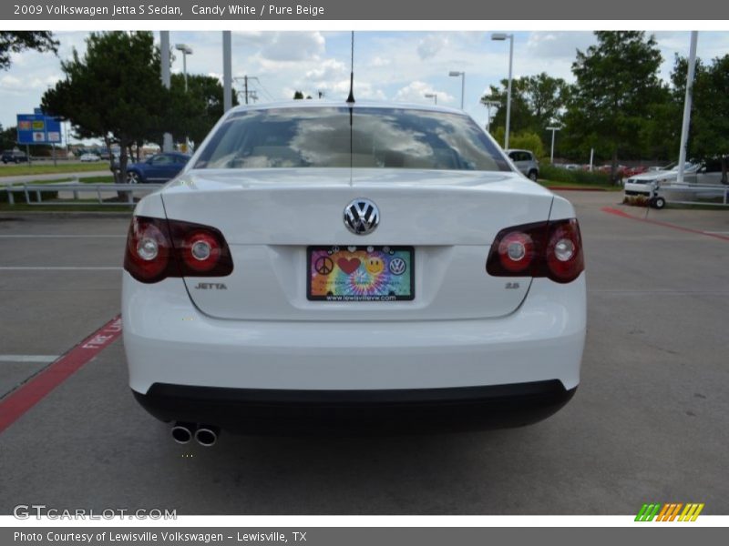 Candy White / Pure Beige 2009 Volkswagen Jetta S Sedan
