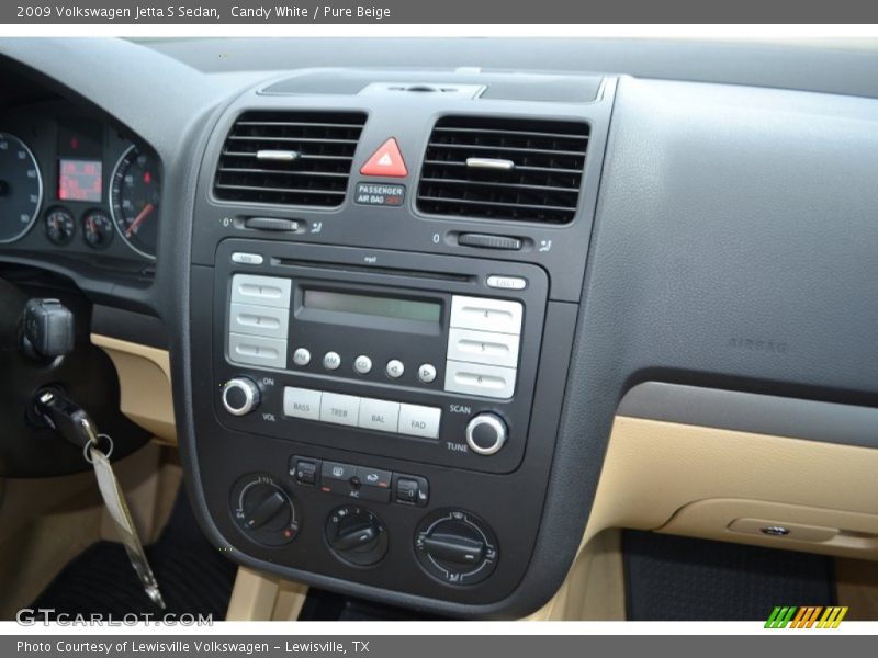 Candy White / Pure Beige 2009 Volkswagen Jetta S Sedan