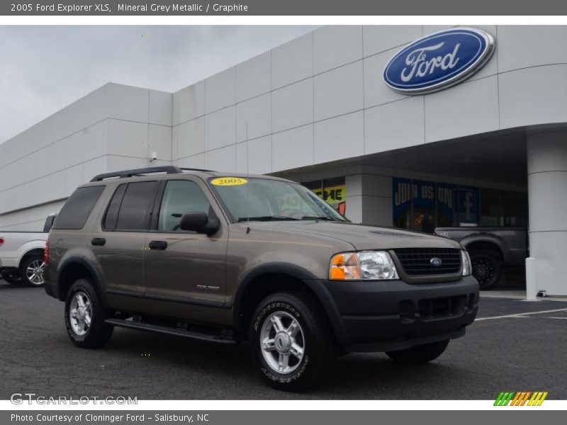 Mineral Grey Metallic / Graphite 2005 Ford Explorer XLS
