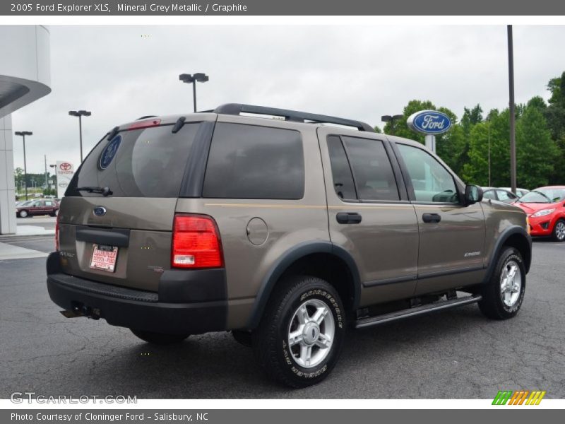Mineral Grey Metallic / Graphite 2005 Ford Explorer XLS