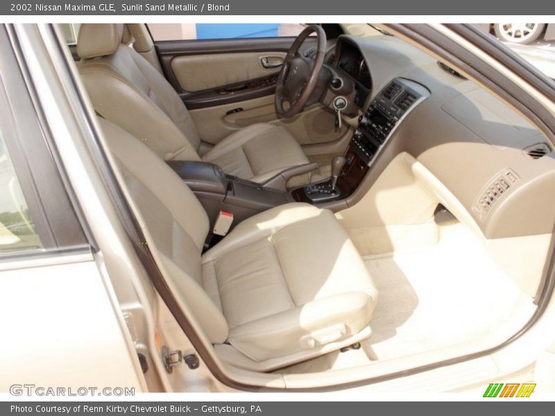 Sunlit Sand Metallic / Blond 2002 Nissan Maxima GLE