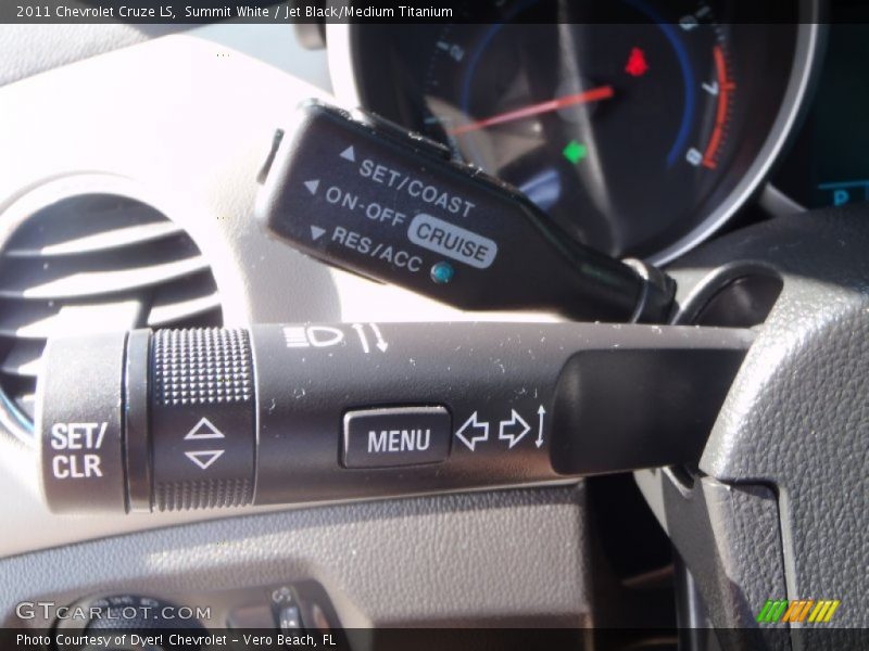 Summit White / Jet Black/Medium Titanium 2011 Chevrolet Cruze LS