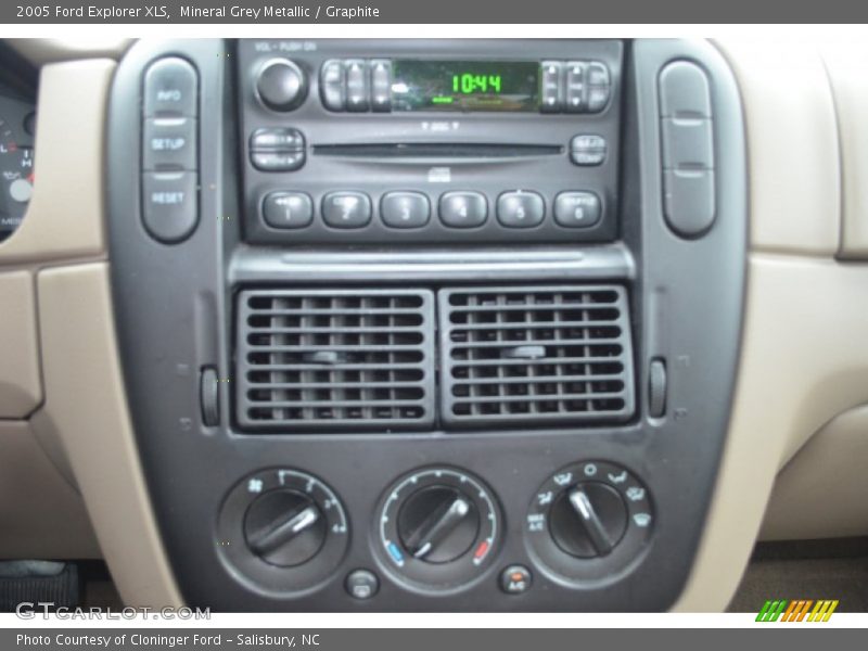 Mineral Grey Metallic / Graphite 2005 Ford Explorer XLS