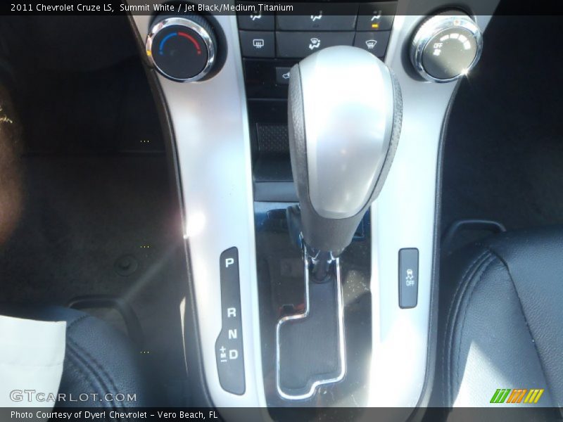 Summit White / Jet Black/Medium Titanium 2011 Chevrolet Cruze LS