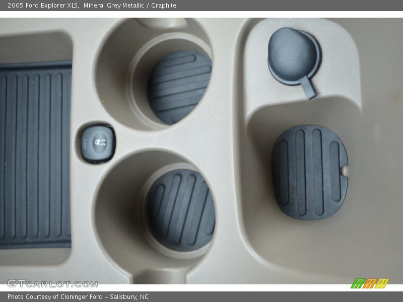 Mineral Grey Metallic / Graphite 2005 Ford Explorer XLS