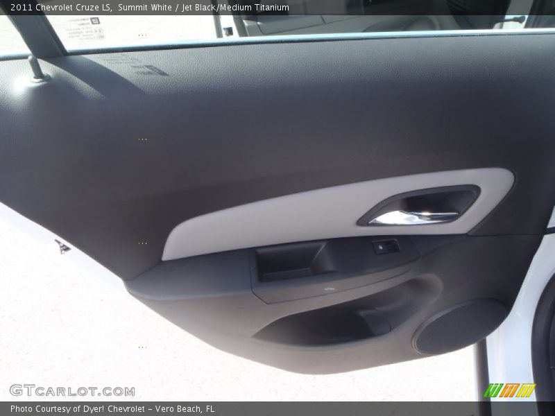 Summit White / Jet Black/Medium Titanium 2011 Chevrolet Cruze LS