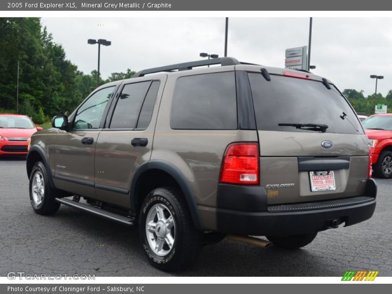 Mineral Grey Metallic / Graphite 2005 Ford Explorer XLS