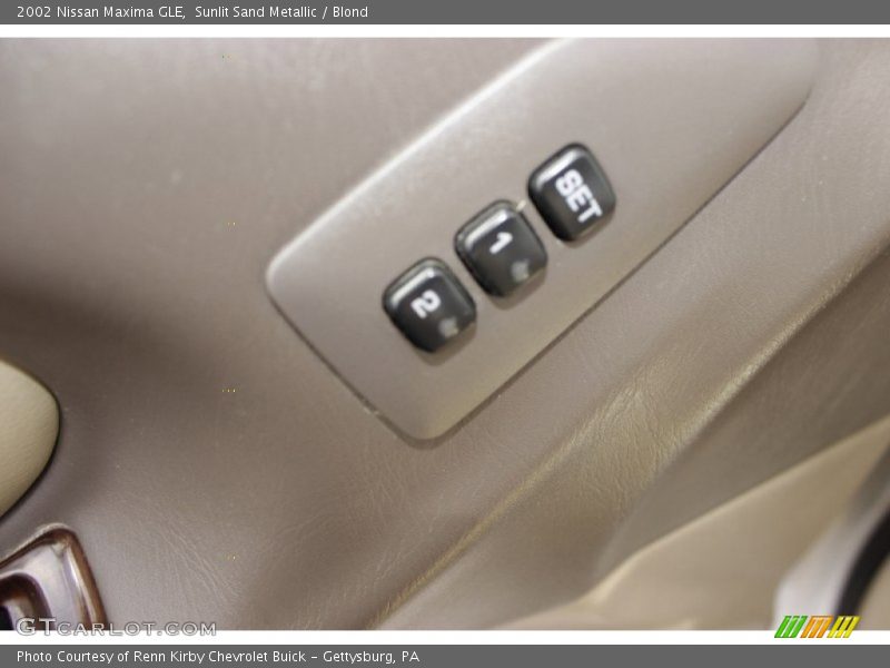 Sunlit Sand Metallic / Blond 2002 Nissan Maxima GLE