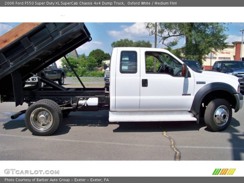 Oxford White / Medium Flint 2006 Ford F550 Super Duty XL SuperCab Chassis 4x4 Dump Truck