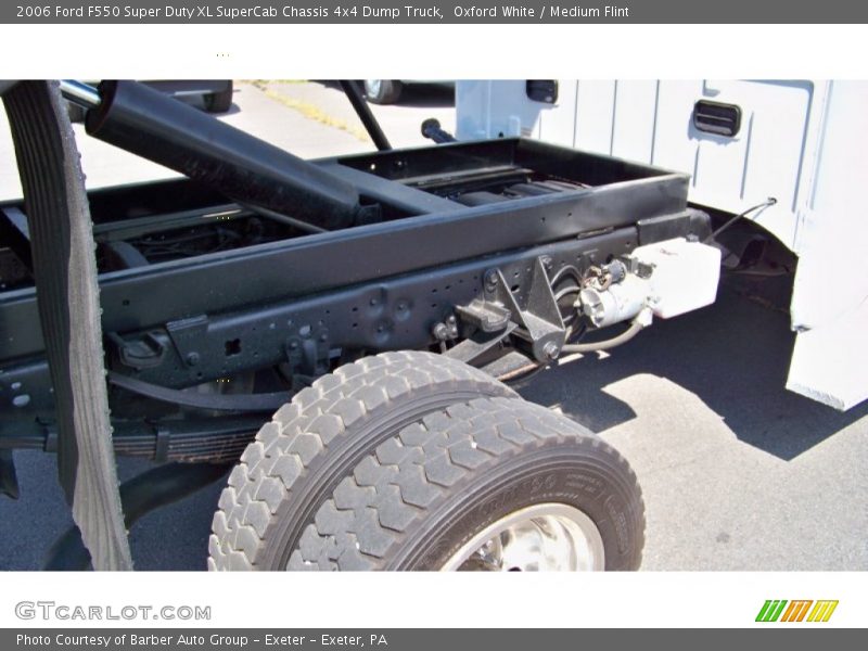 Oxford White / Medium Flint 2006 Ford F550 Super Duty XL SuperCab Chassis 4x4 Dump Truck