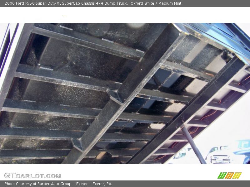 Oxford White / Medium Flint 2006 Ford F550 Super Duty XL SuperCab Chassis 4x4 Dump Truck